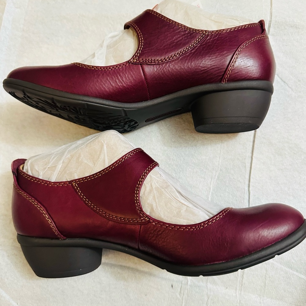 Comfortiva Women's Quanita Black Mary Jane Pumps, size 8.5M